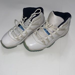 Jordan 11s retro legend blue size 5y